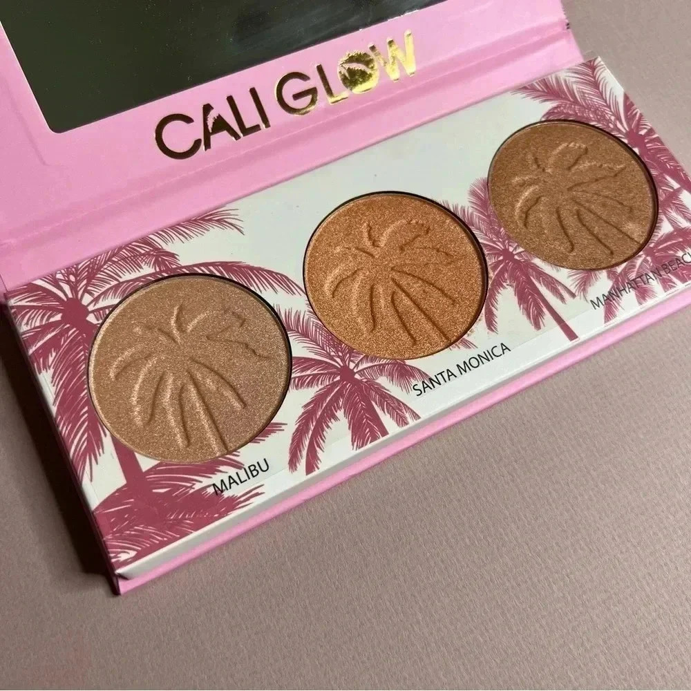 Beauty Creations Cali Glow Highlighter Palette - Picture 3 of 4